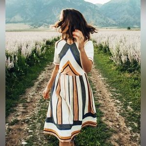 Piper & Scoot / NWT S Midi Short Sleeved Dress